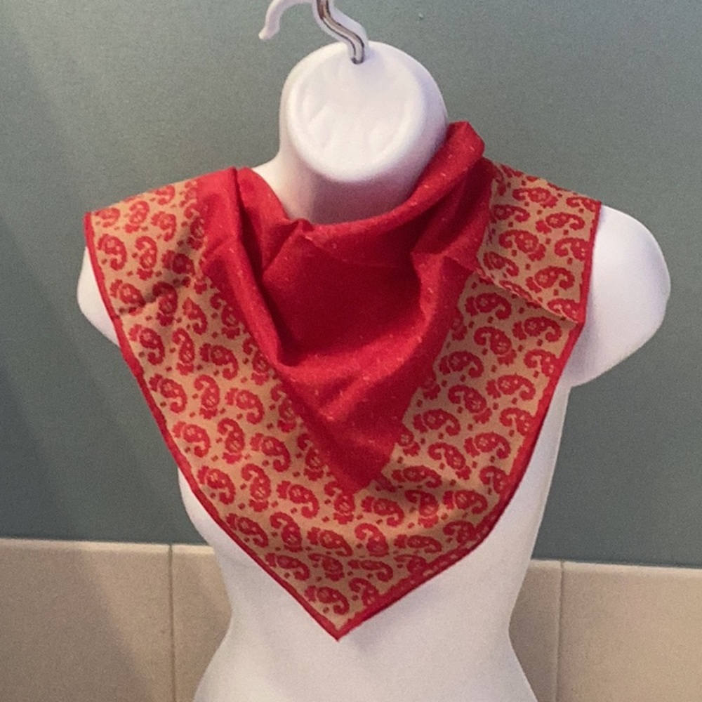 Vintage Robinson Golluber Scarf , Red with Gold Design . 21 X 21